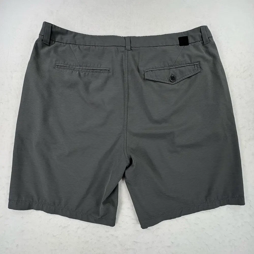 Vuori Meta Shorts Mens 36 Gray Stripe 8 Inseam Stretch Tech Golf Casual V399